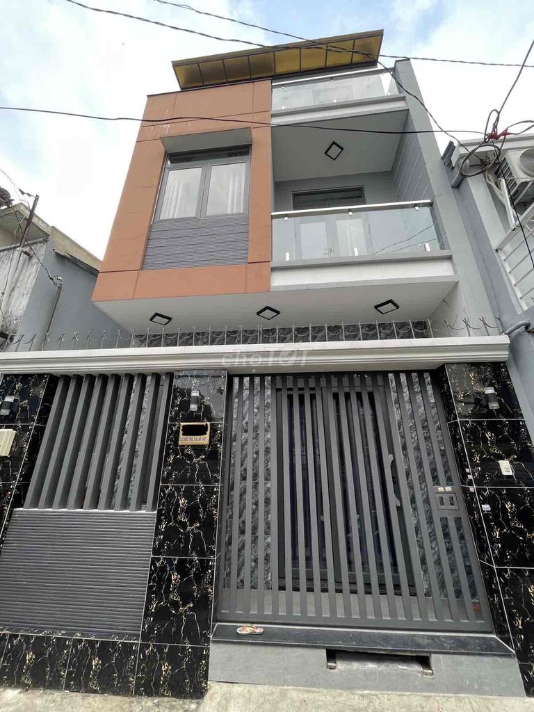 Nhà mới cứng Ngay cạnh ủy ban phường 6 - Gò Vấp, hẻm ôtô, 4,8m x 9m.