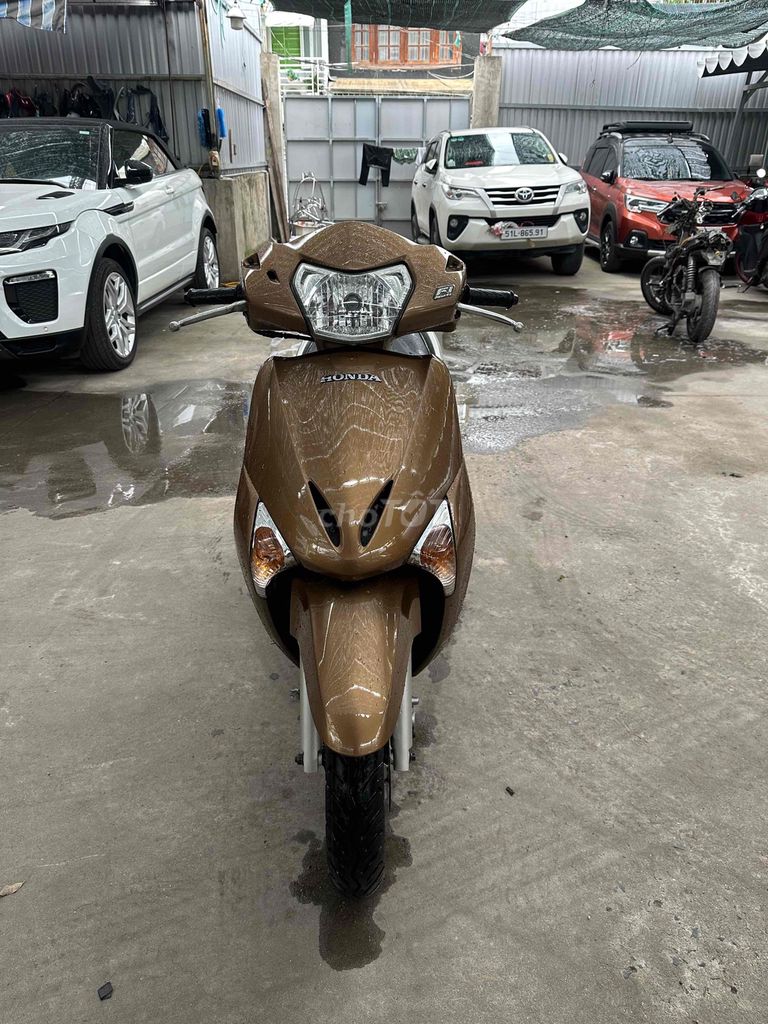 Honda Lead 110 Fi 2013 цвета шампань, оригинал