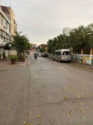 HIẾM CĂN *** BÁN -GIA QUẤT - NGỌC LÂM - KINH DOANH. Mua bán nhà ở tại Quận Long Biên Hà Nội được đăng bởi Đặng thị hạnh