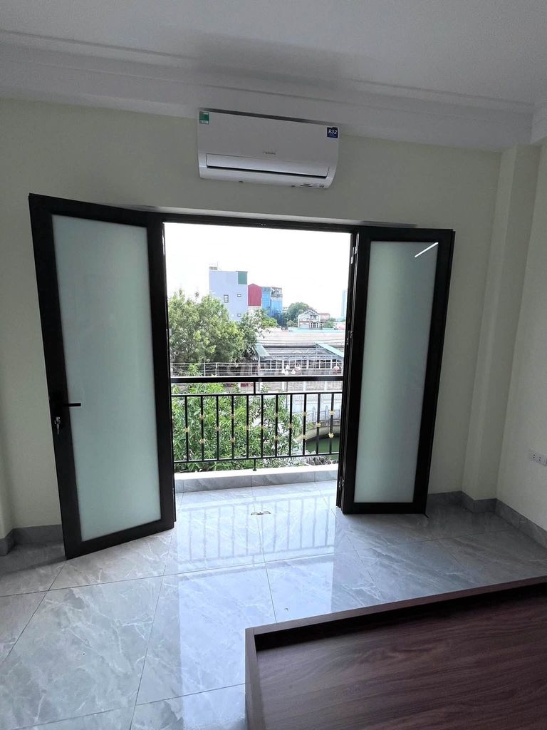 Cho thuê phòng trọ Hoàng Mai, có ban công, hỗ trợ 1 tháng tiền nhà