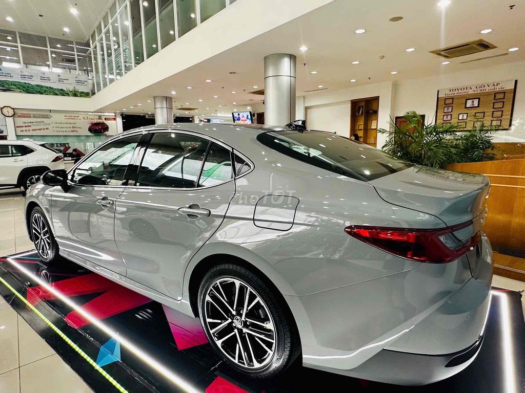 Toyota Camry - Giảm 100% Thuế Trước Bạ. Mua bán Ô tô tại Quận Gò Vấp Tp Hồ Chí Minh được đăng bởi Minh Duyên Toyota Gò Vấp hình 4