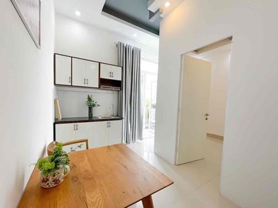 CHO THUÊ CĂN HỘ 2PN GẦN UEH HUFLIT BKU BAN CÔNG CÓ MÁY GIẶT RIÊNG