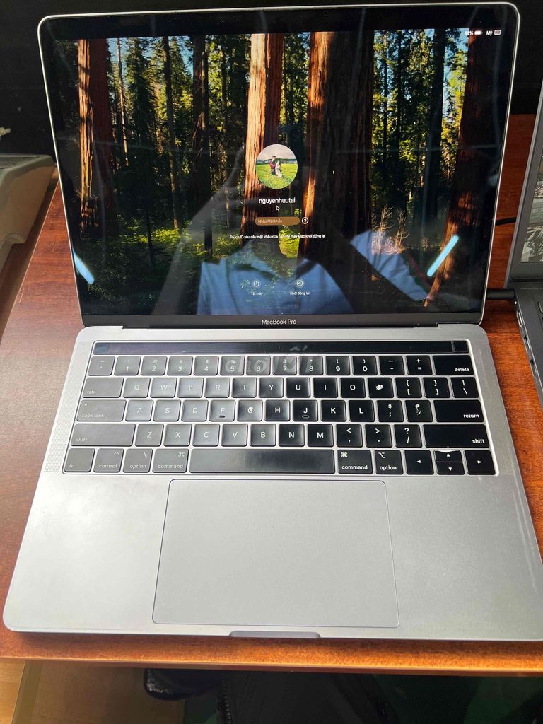 Apple Macbook Pro 2019 i5 16GB/512GB Xám. Mua bán Laptop tại Huyện Lạc Dương Lâm Đồng được đăng bởi nguyễn tài hình 1
