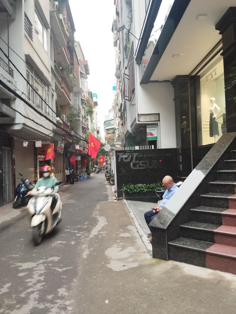 Nhà mặt ngõ kinh doanh Trần Duy Hưng- 50m2- 6 tầng- Giá 19,4 Tỷ