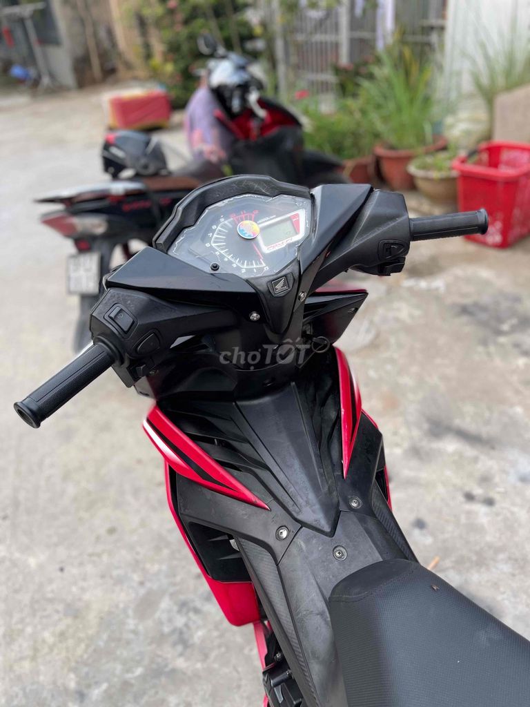 Honda Winner V1 2018 Đỏ đen biển 83 ngây chủ. Mua bán Xe máy tại Quận Cái Răng Cần Thơ được đăng bởi Cầm Đồ Minh Tấn hình 4