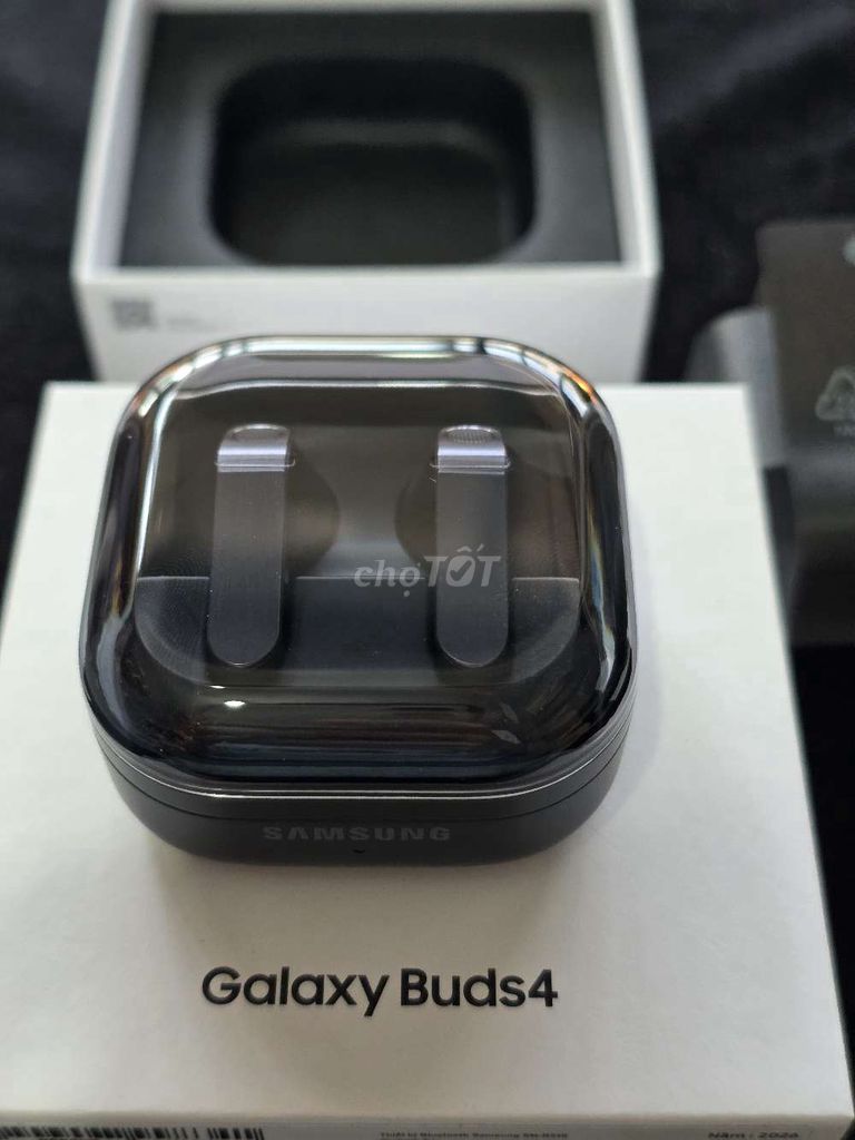 Tai nghe Samsung Galaxy Buds 4 (New ). Mua bán Tivi, Âm thanh tại Thành phố Buôn Ma Thuột Đắk Lắk được đăng bởi Nguyễn Ngọc Nhật hình 1