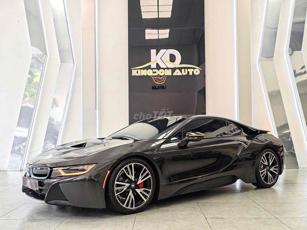 BMW i8 2015 Серый 23.456 миль