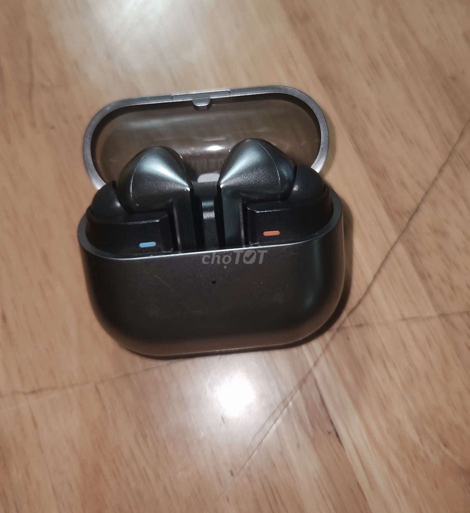 Tai nghe Samsung Buds 3 Pro Bạc. Mua bán Tivi, Âm thanh tại Quận Hai Bà Trưng Hà Nội được đăng bởi Tùng Phạm hình 1