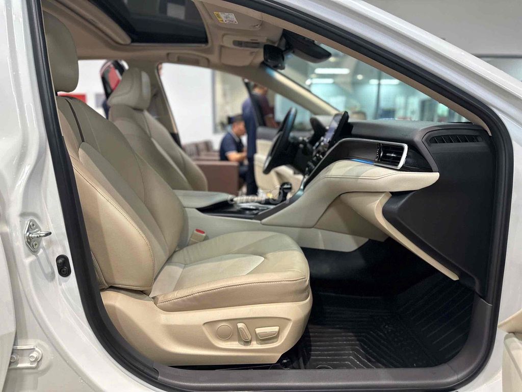 Toyota Camry 2.0Q 2022 cực chất - BH chính hãng. Mua bán Ô tô tại Quận Nam Từ Liêm Hà Nội được đăng bởi Đại lý Toyota Mỹ Đình hình 5