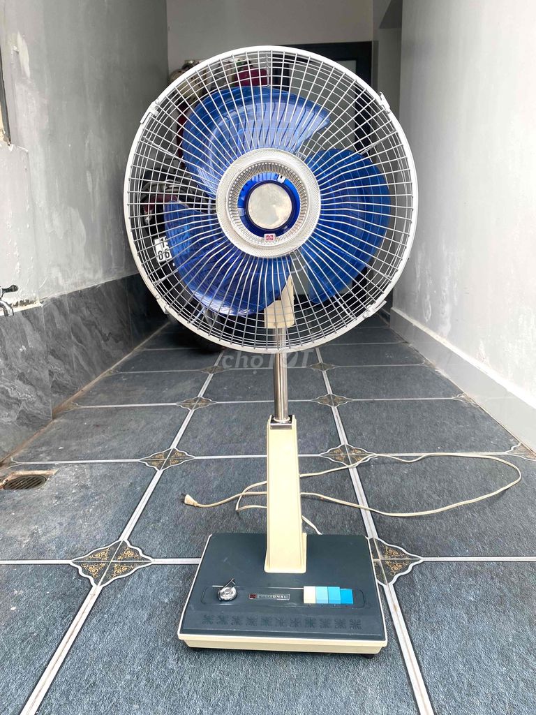 Quạt lửng National Trắng Xanh sải cánh 30cm. Mua bán Quạt tại Quận Hồng Bàng Hải Phòng được đăng bởi Giang Hp hình 1