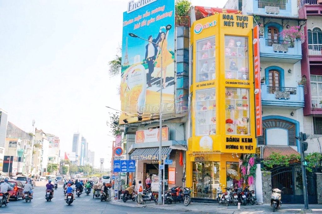 Rent · 3 bd · 64 м² · Quận 1, ул. Đường Đinh Tiên Hoàng