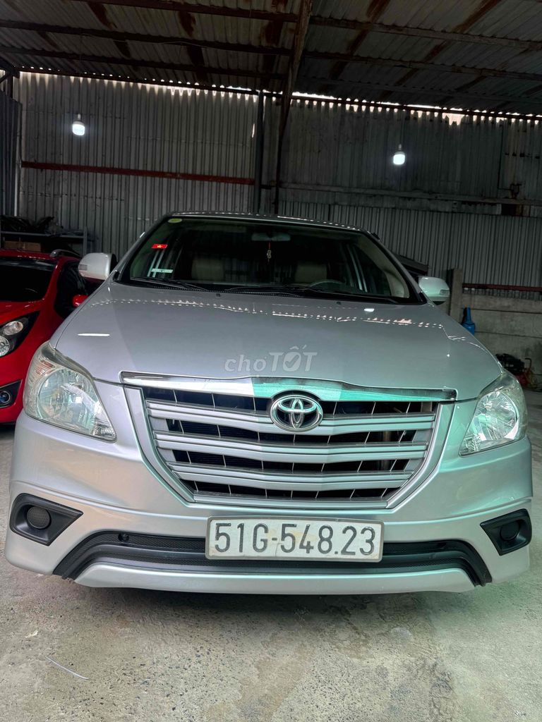 Toyota Innova 2015 механика серебристый