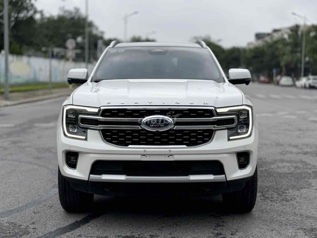 Ford Everest Platinum 2.0L 4x4 AT 2025 - 5000km. Mua bán Ô tô tại Quận Cầu Giấy Hà Nội được đăng bởi Auto 6666 hình 1