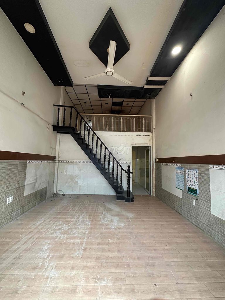 GIẢM 300TR DT 4.4*14.5 –HẺM XE HƠI 60M² GIÁP KHU TÊN LỬA