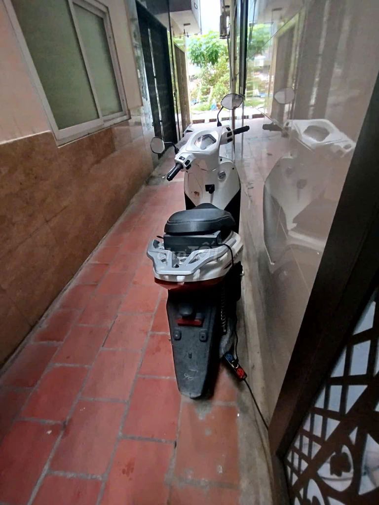 Xe máy điện VinFast Feliz 2021 màu trắng. Mua bán Xe điện tại Huyện Phú Xuyên Hà Nội được đăng bởi Mua bán xe máy điện Vinfast hình 2