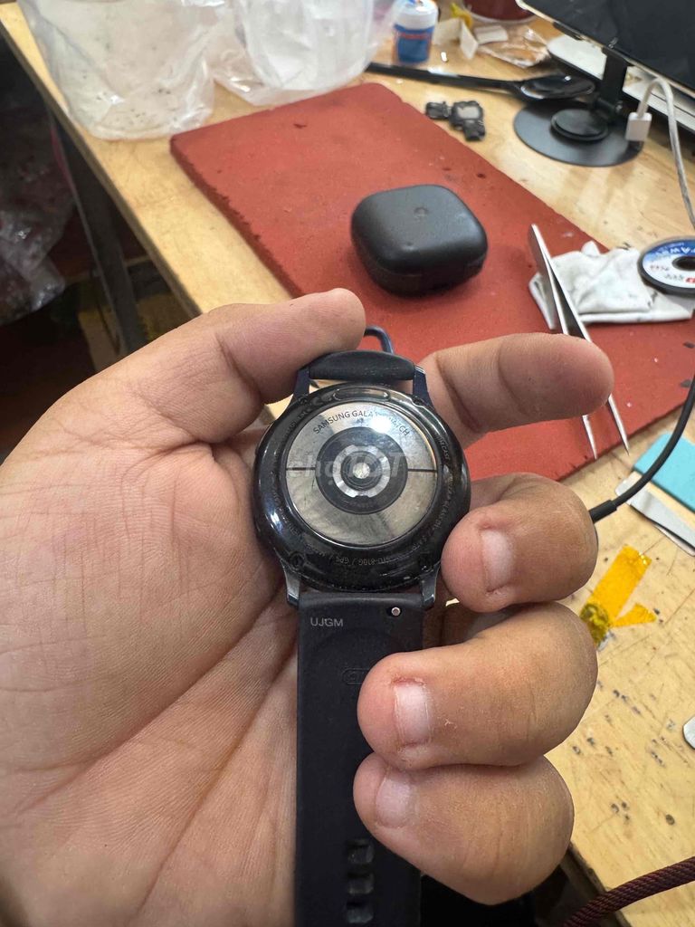 Samsung Watch Active 2 40mm Đen. Mua bán Thiết bị đeo thông minh tại Quận Tân Bình Tp Hồ Chí Minh được đăng bởi Đức Bùi hình 1