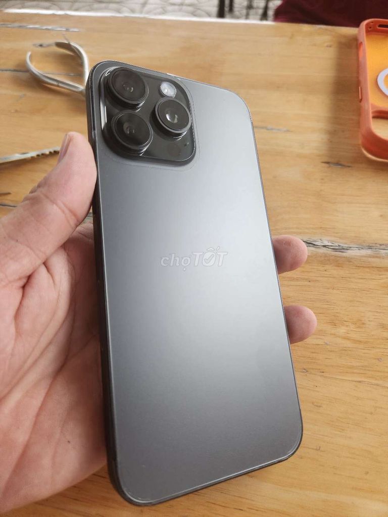 Apple iPhone 15 Pro Max Xám Mỹ 85%. Mua bán Điện thoại tại Huyện Châu Thành Tiền Giang được đăng bởi Cầm đồ thanh lý  hình 1