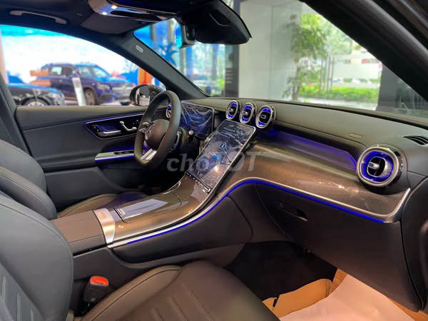 Mercedes Benz GLC300 4Matic. Mua bán Ô tô tại Quận Ba Đình Hà Nội được đăng bởi Tuyết Nhung Mercedes hình 3