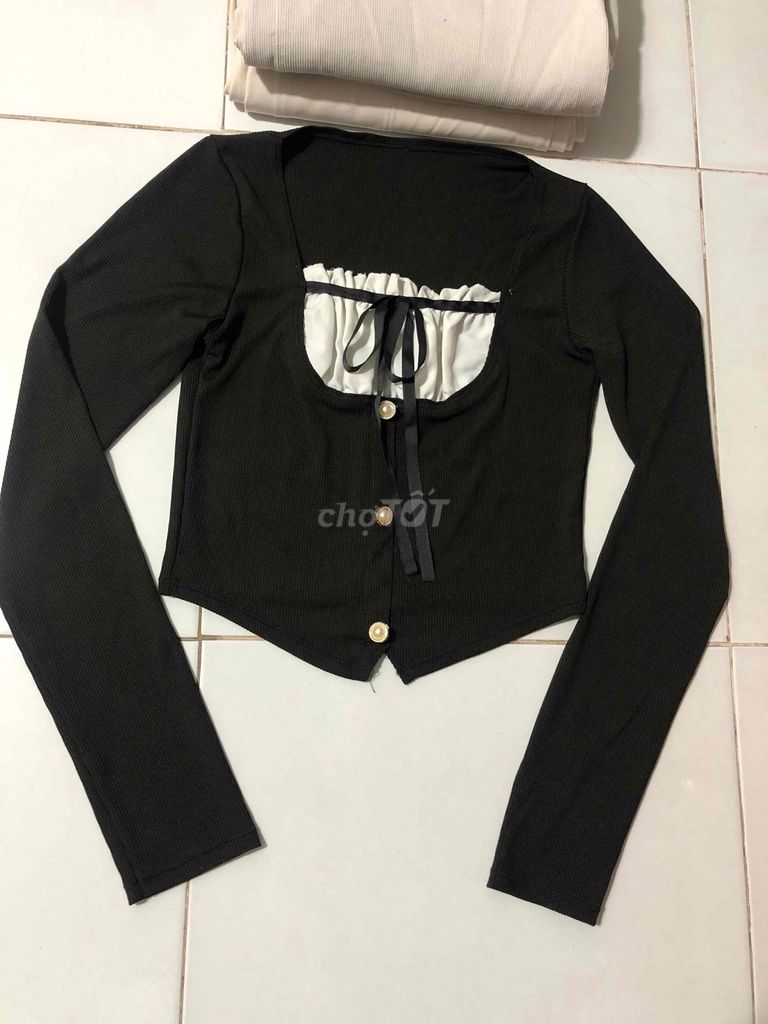 Áo croptop nữ tay dài size S 90%. Mua bán Quần áo tại Quận Tân Phú Tp Hồ Chí Minh được đăng bởi Võ Thị Thắm hình 1