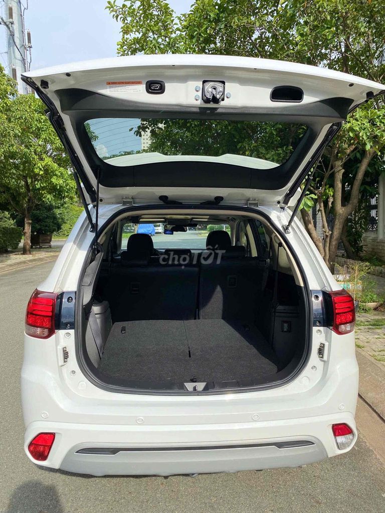 Mitsubishi Outlander 2022 Premium - 26000km. Mua bán Ô tô tại Quận 7 Tp Hồ Chí Minh được đăng bởi Phương Tùng hình 4