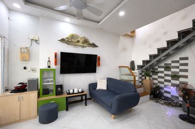 NHÀ HIẾM.! 3,x T/Ý NGAY CV LÀNG HOA GÒ VẤP
