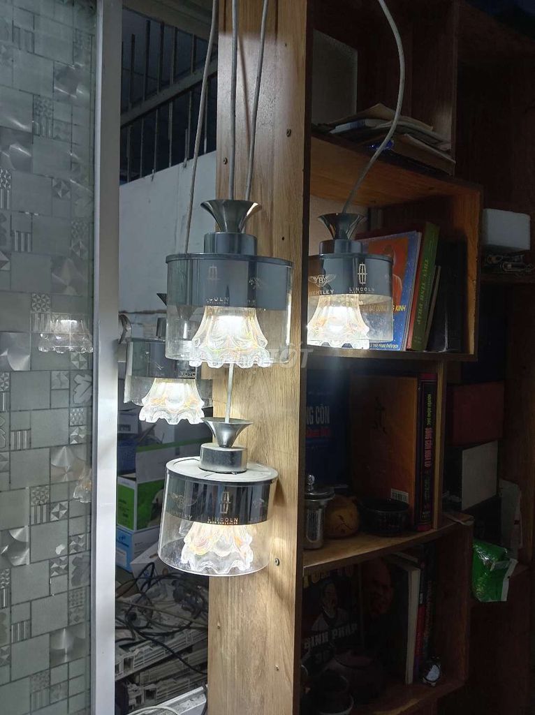 Đèn chùm 4 bóng. Mua bán Đèn tại Thành phố Dĩ An Bình Dương được đăng bởi Máy In Minh Tấn hình 1