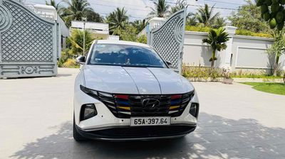 Hyundai Tucson Trắng 5 chỗ bản 2.0 xăng Đặc Biệt