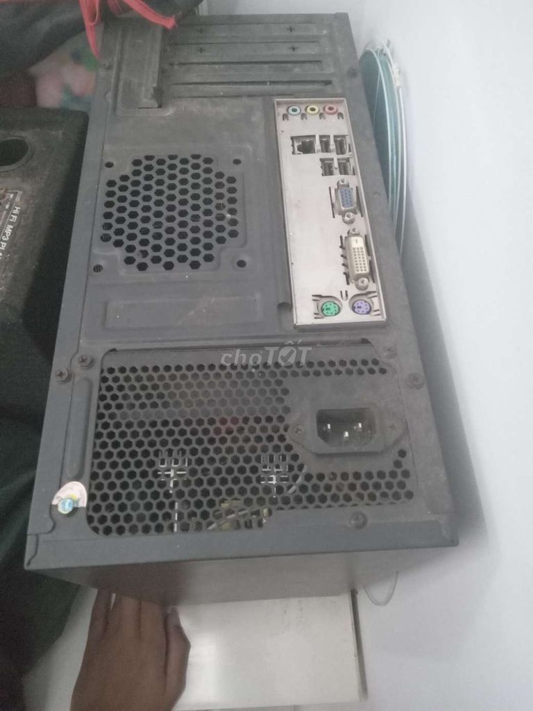 CPU và màn hình máy tính cũ. Mua bán Máy tính để bàn tại Huyện Krông Pắc Đắk Lắk được đăng bởi shop bán hàng mới lướt hình 1