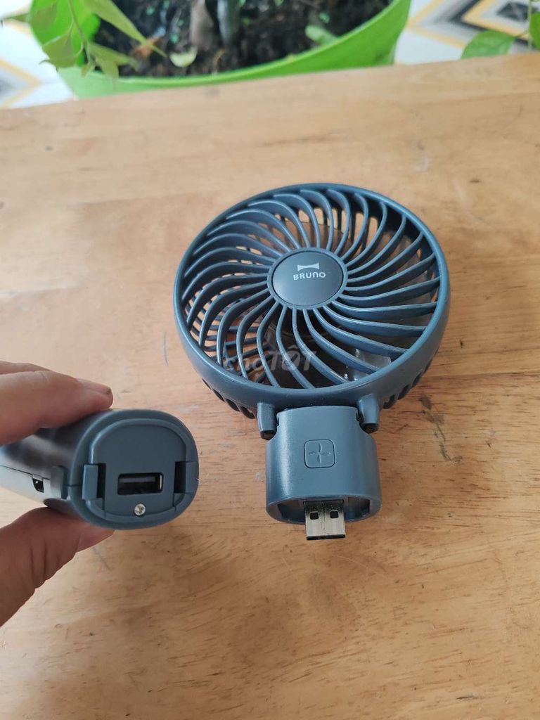 Quạt cầm tay Bruno Xám. Mua bán Quạt tại Quận 7 Tp Hồ Chí Minh được đăng bởi Vy Vy hình 1