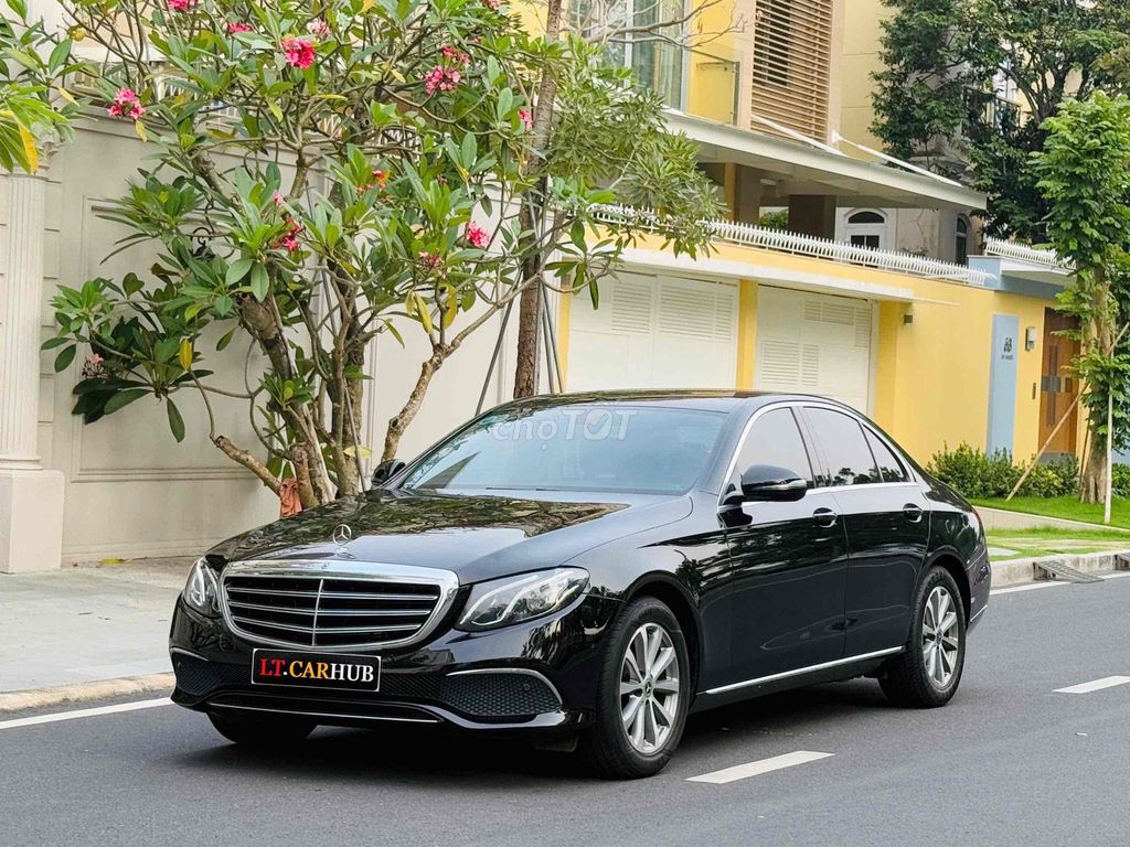 Mercedes E200 model 2019 đen/nâu 1 chủ từ đầu