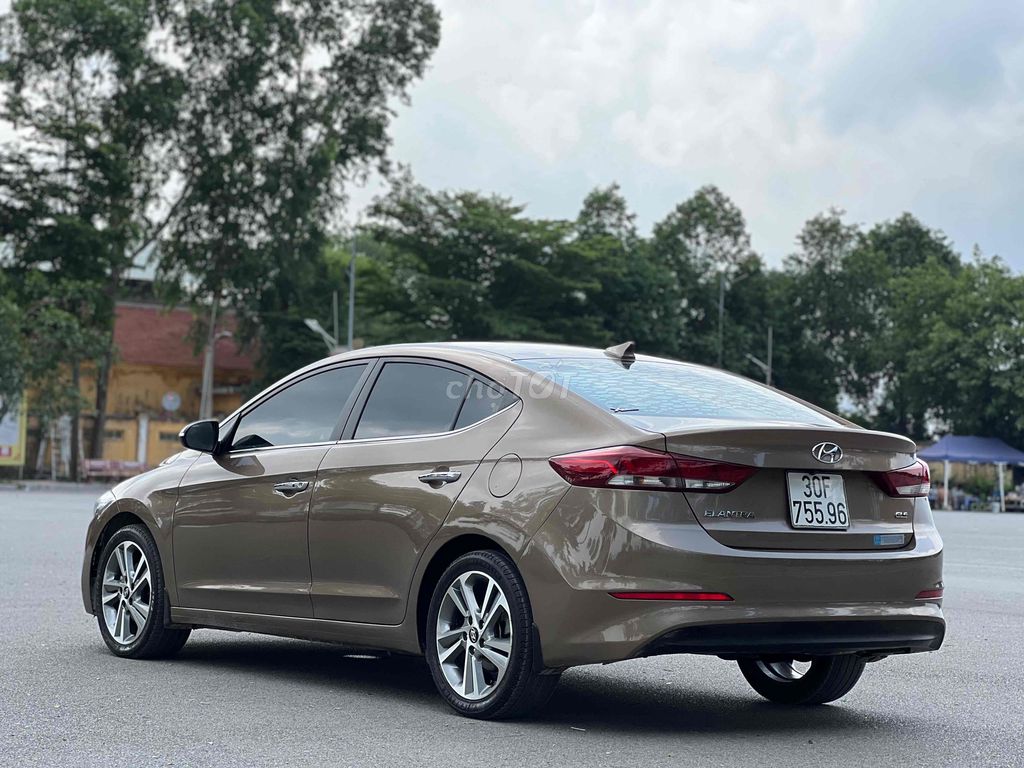 Hyundai Elantra 2019 2.0AT - 70000 km. Mua bán Ô tô tại Quận Thanh Xuân Hà Nội được đăng bởi Vạn Phát Auto hình 4