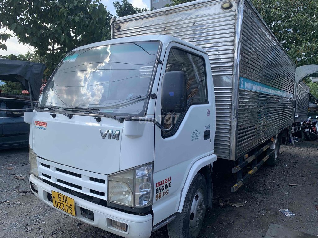 Isuzu 1,7t đời 2019 thùng kín 6,2*2*1,9 m mlanh