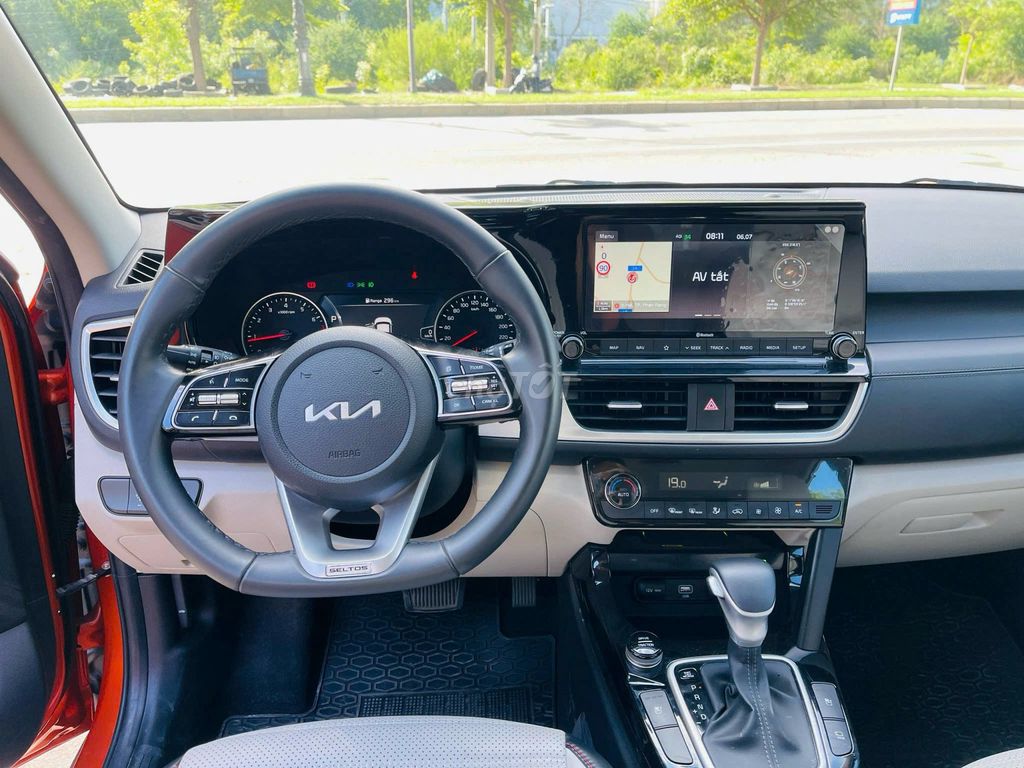 Kia Seltos 2022 Premium 1.6 AT - 41000 km. Mua bán Ô tô tại Thành phố Phan Rang-Tháp Chàm Ninh Thuận được đăng bởi Vũ Trần hình 13