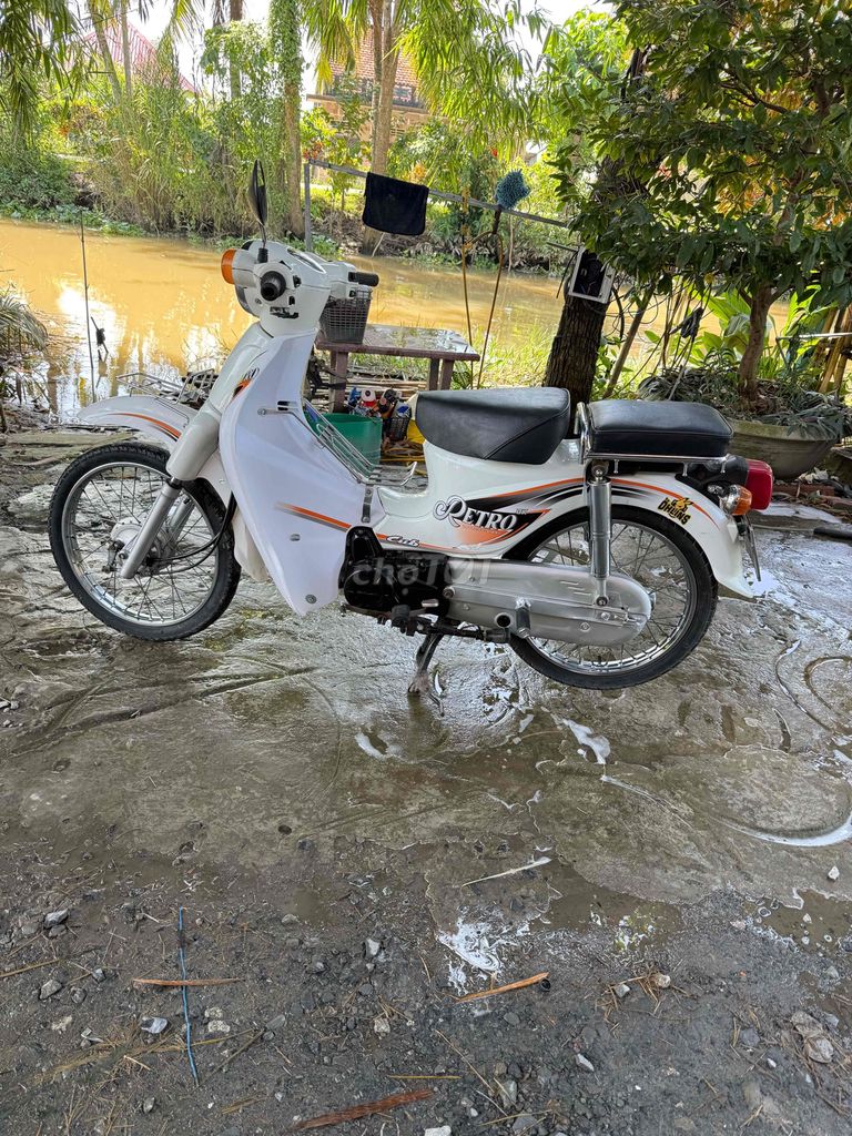 Honda Siêu cúp 50cc màu Trắng. Mua bán Xe máy tại Huyện Lai Vung Đồng Tháp được đăng bởi Hoài Tính hình 8