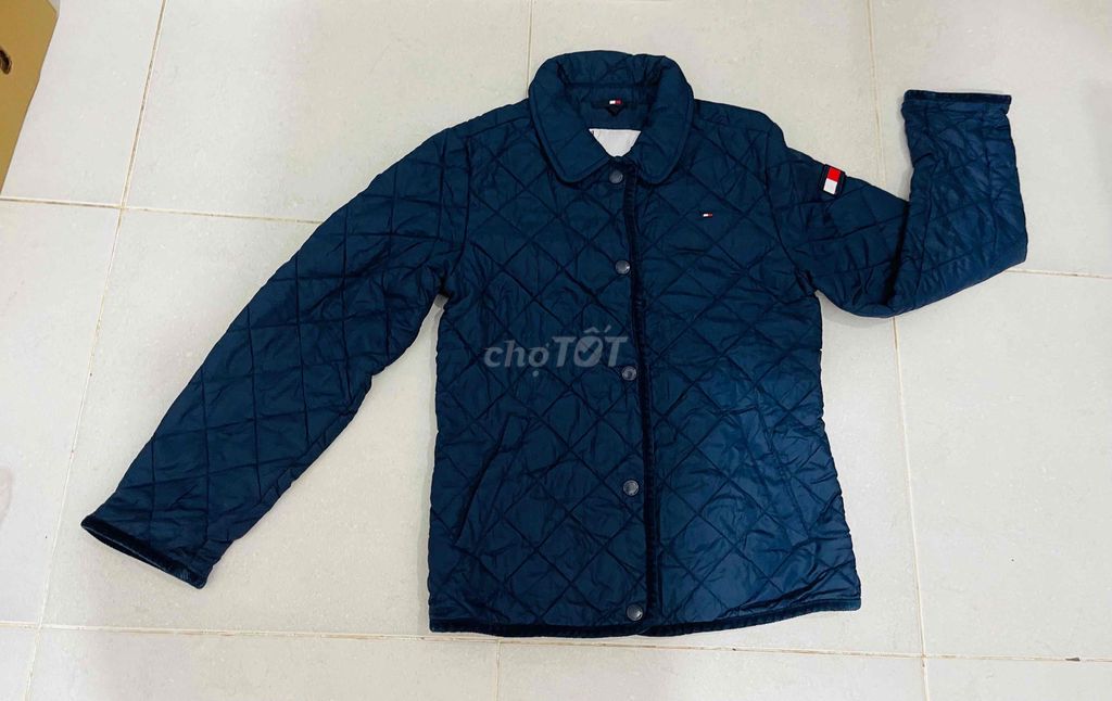 Áo phao mỏng Tommy Hilfiger auth bé size 152 90%