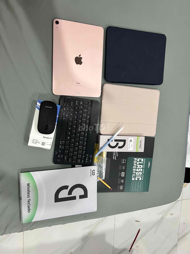 Apple iPad Air 4 64GB Hồng kèm nhiều phụ kiện. Mua bán Máy tính bảng tại Quận 11 Tp Hồ Chí Minh được đăng bởi Triết hình 1