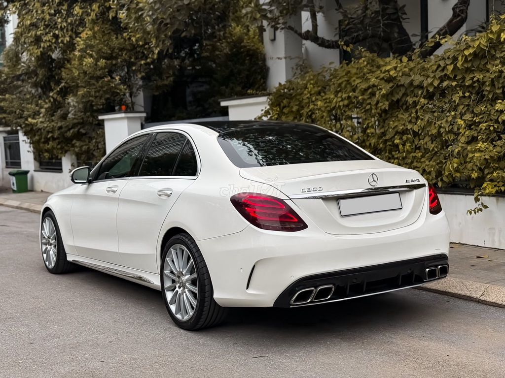 MERCEDES BENZ C300 AMG 2016 Độ Full Option Cực Đẹp. Mua bán Ô tô tại Quận Tây Hồ Hà Nội được đăng bởi Nguyễn Hoàng Sơn hình 4