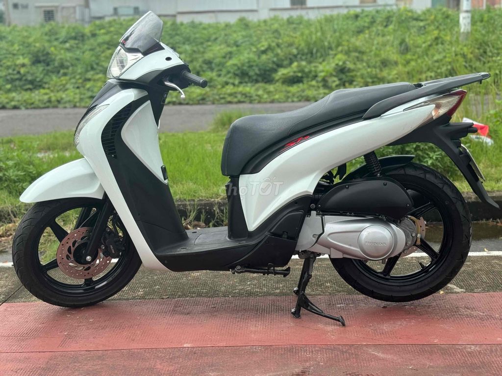 SH 125 xe ý đời 2011 màu trắng siêu mới 43C1-019.1