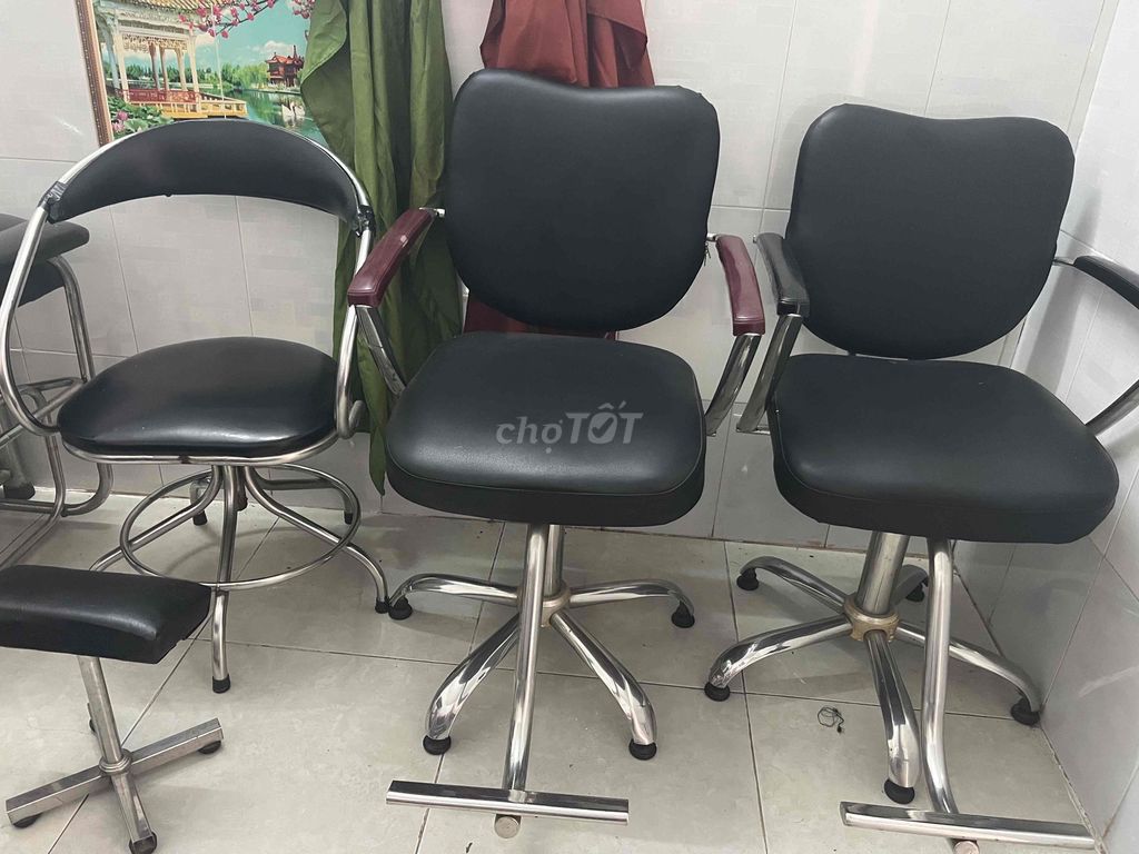 Ghế cắt tóc Da Kim loại Nâng hạ dễ dàng. Mua bán Nội thất, đồ gia dụng khác tại Huyện Đức Hòa Long An được đăng bởi Lê Thành An hình 1