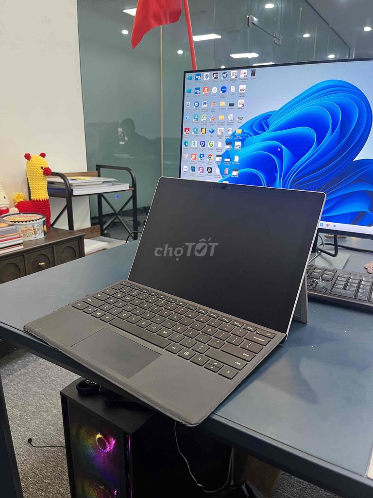 Microsoft Surface Pro 5 i5 Đã sử dụng. Mua bán Máy tính bảng tại Quận Cầu Giấy Hà Nội được đăng bởi Mai Đình Chung hình 1