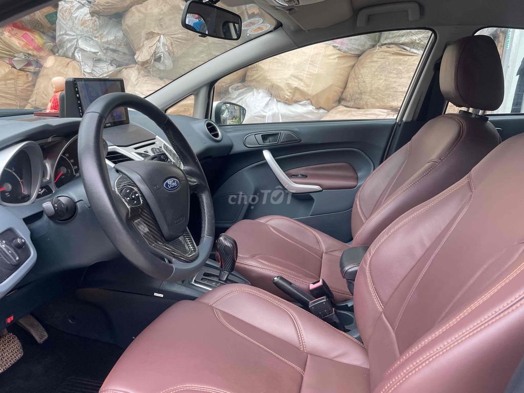 Ford Fiesta 2011 Tự động Trắng. Mua bán Ô tô tại Thành phố Thuận An Bình Dương được đăng bởi Vương hình 7