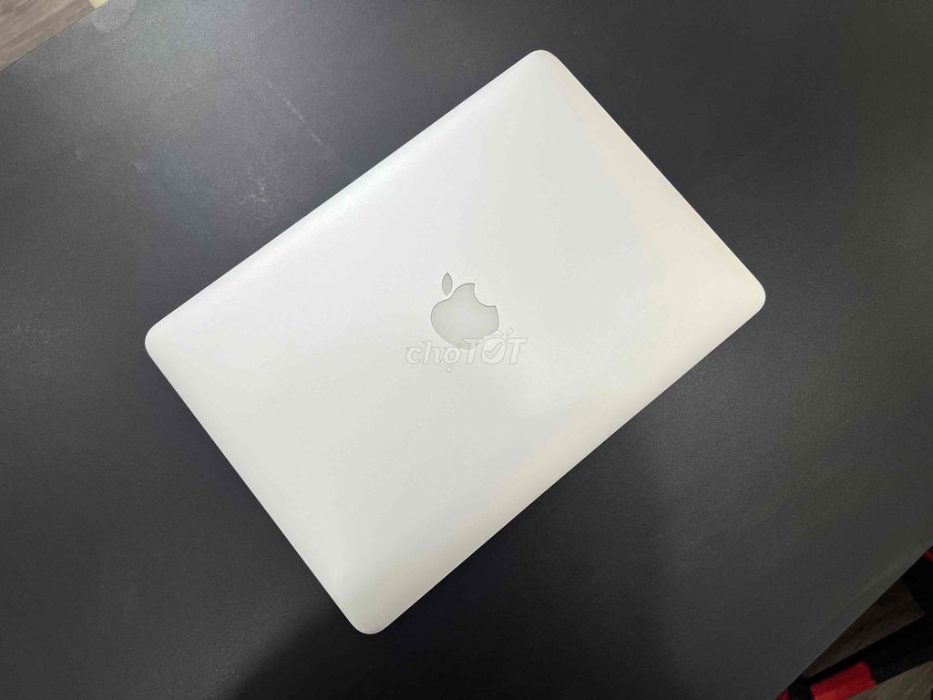 MACBOOK PRO 2015 RETINA/ i5/ 8GB/ 256GB/ GIÁ SV