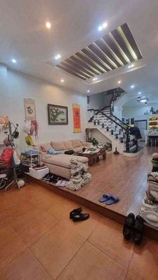 Nhà đẹp Lạc Long Quân, gần Hồ Tây, ô tô, 18.x tỷ
