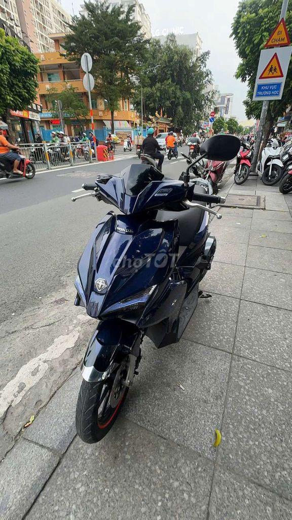 Honda Air Blade 2019 синий, б/у