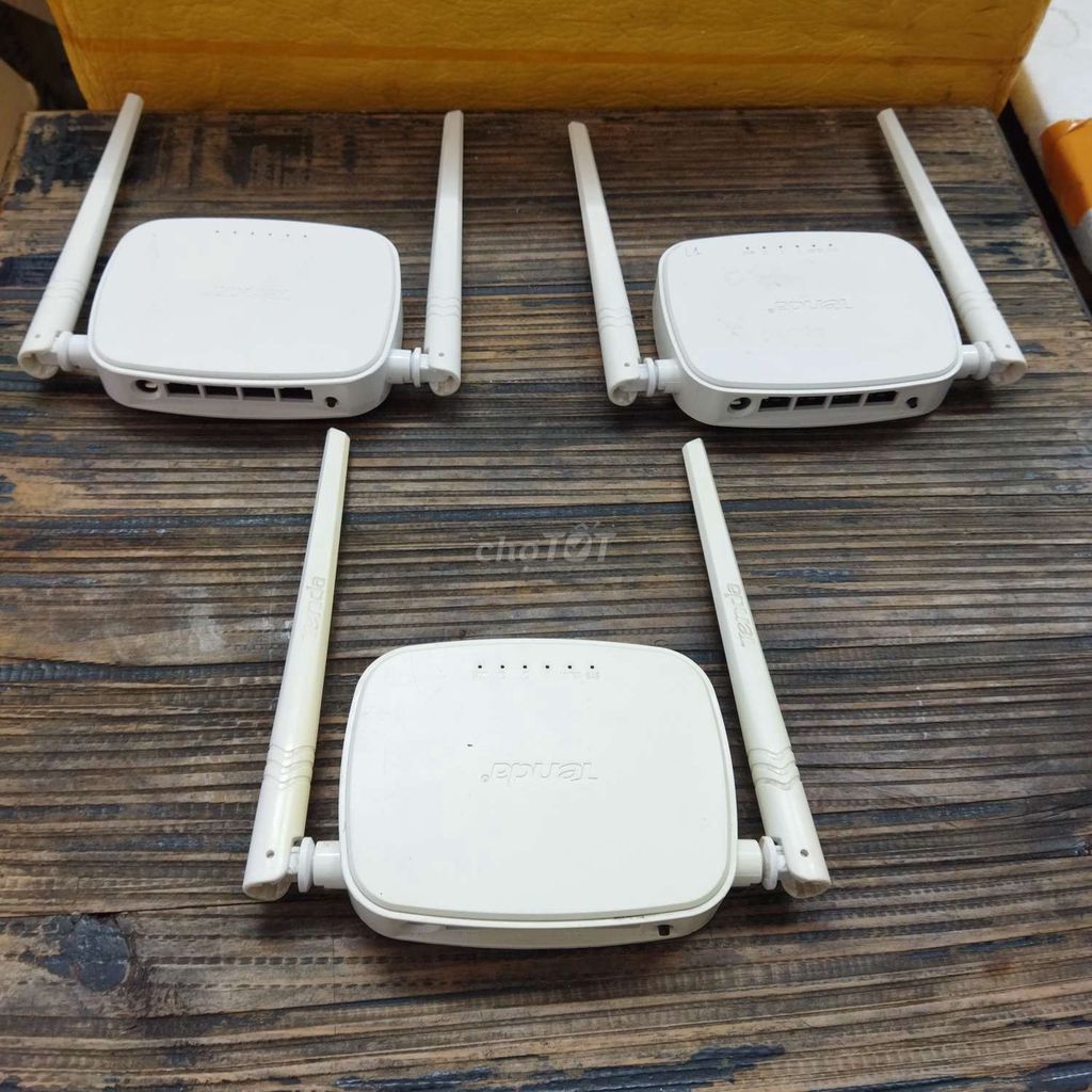 Phát wifi Tenda N300 tốc độ 300mbps 2 râu.