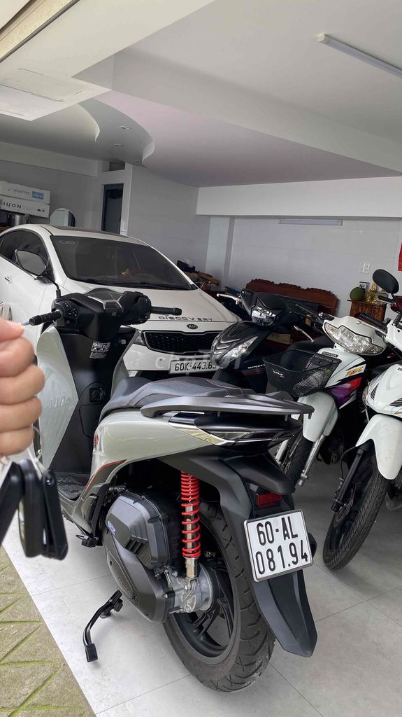 SH 160i ABS phiên bản Sport xám xi măng. Mua bán Xe máy tại Thành phố Biên Hòa Đồng Nai được đăng bởi CH xe máy Trần Na Na hình 13