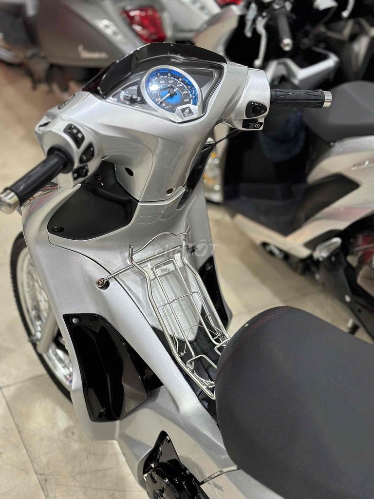 Honda Future 2012 Bạc. Mua bán Xe máy tại Quận 6 Tp Hồ Chí Minh được đăng bởi Cửa Hàng Xe Máy Hoà Bùi hình 4