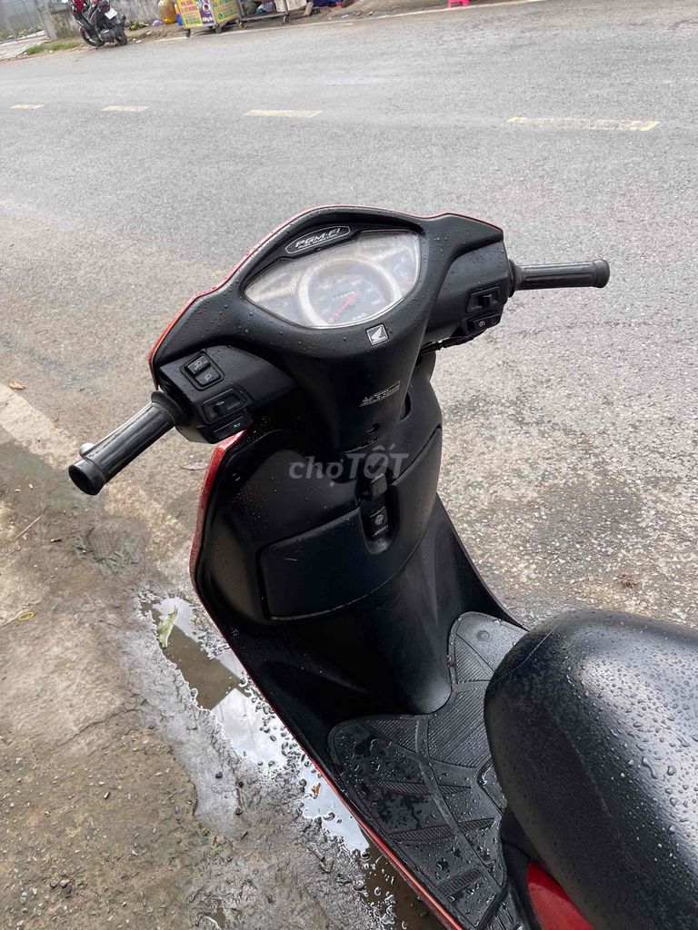 Honda leed Fi tiếc kiệm xăng biển 65 máy zin êm. Mua bán Xe máy tại Quận Cái Răng Cần Thơ được đăng bởi Cầm Đồ Minh Tấn hình 5