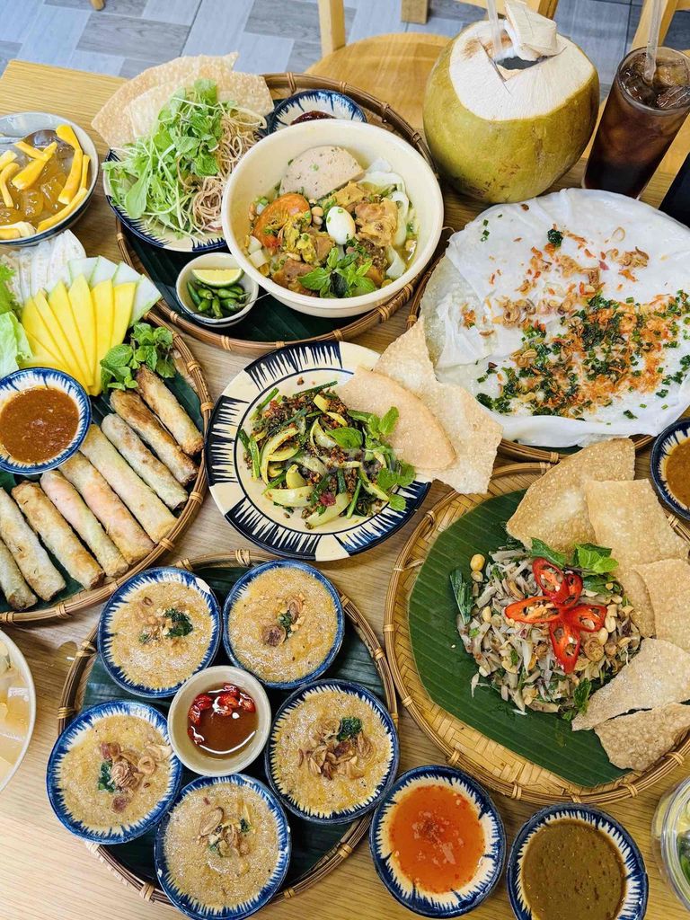 *** Bếp Chính. Việc làm tại Quận 12 Tp Hồ Chí Minh được đăng bởi Cô Quyên Xứ Quảng - Món Ăn Miền Trung hình 2