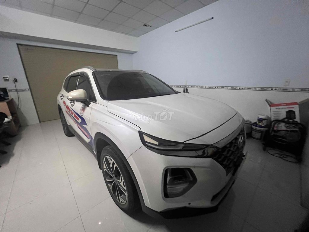 Hyundai Santa Fe 2019 2.4L - 37000 km. Mua bán Ô tô tại Thành phố Thuận An Bình Dương được đăng bởi Phạm Hoài Nam hình 1